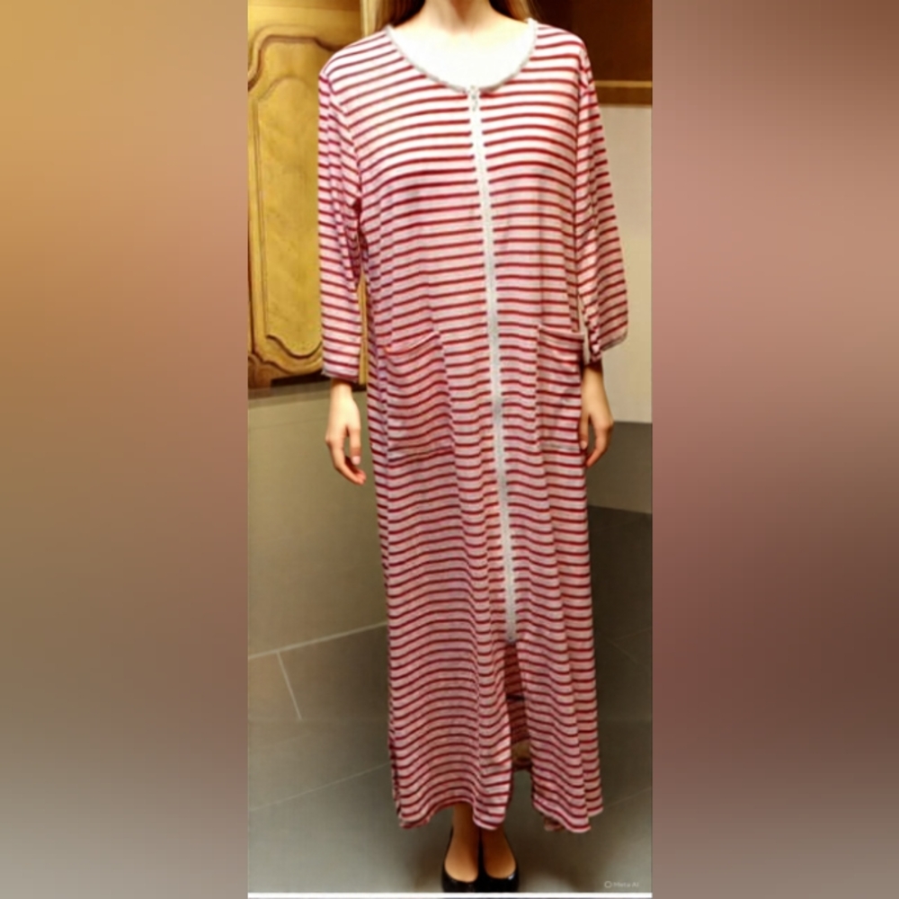 Womens zip up Robe Sz Small red white stripe long sleeve gown sleepwear lounge